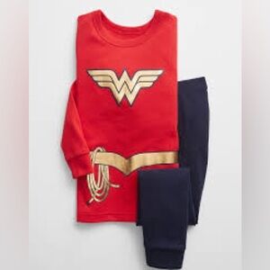 NWT Gap Girls Wonderwoman PJ set Pajamas 100% organic cotton size 5